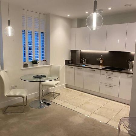 Unrivalled Location - Five Star - Worcester Apartment Bagian luar foto