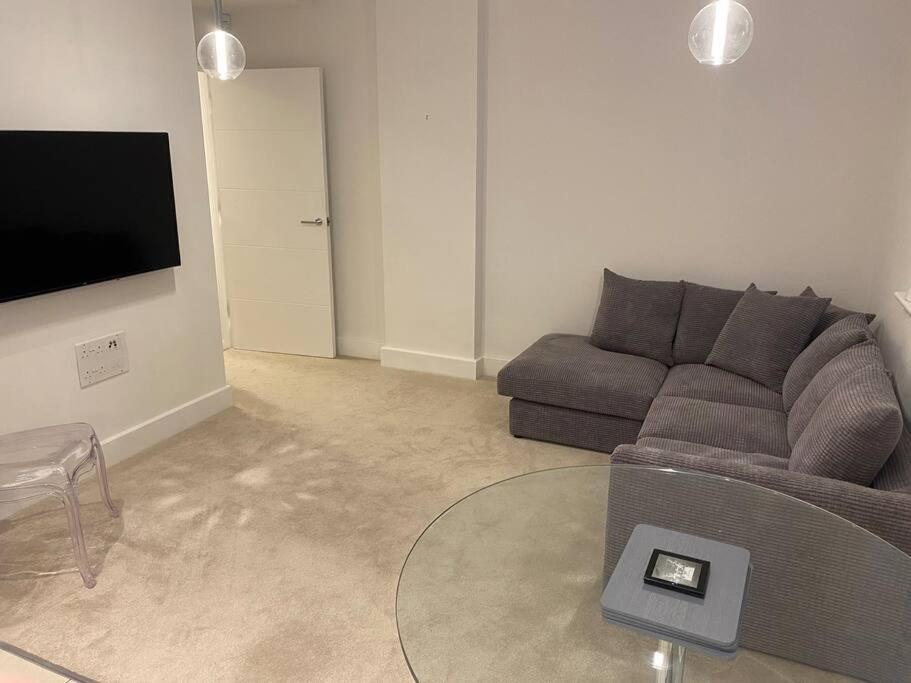 Unrivalled Location - Five Star - Worcester Apartment Bagian luar foto