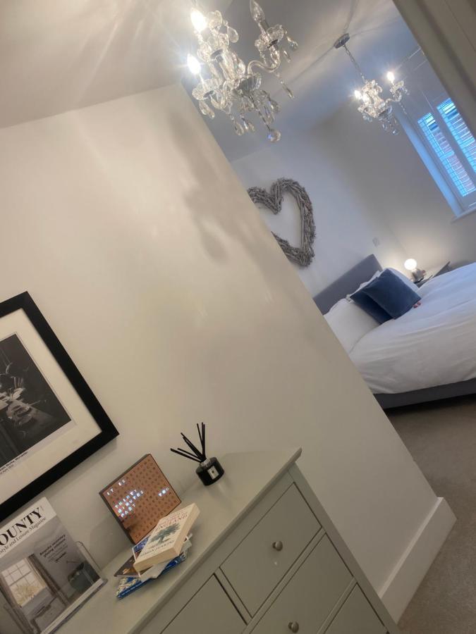 Unrivalled Location - Five Star - Worcester Apartment Bagian luar foto